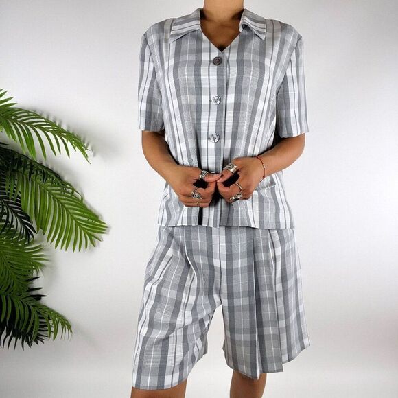 Vintage 90s Gray Plaid 2 Piece Set Preppy Business Casual Button Up Top & Shorts - Picture 2 of 10